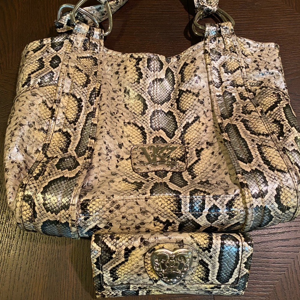 KathyVan Zeeland 3 piece purse set